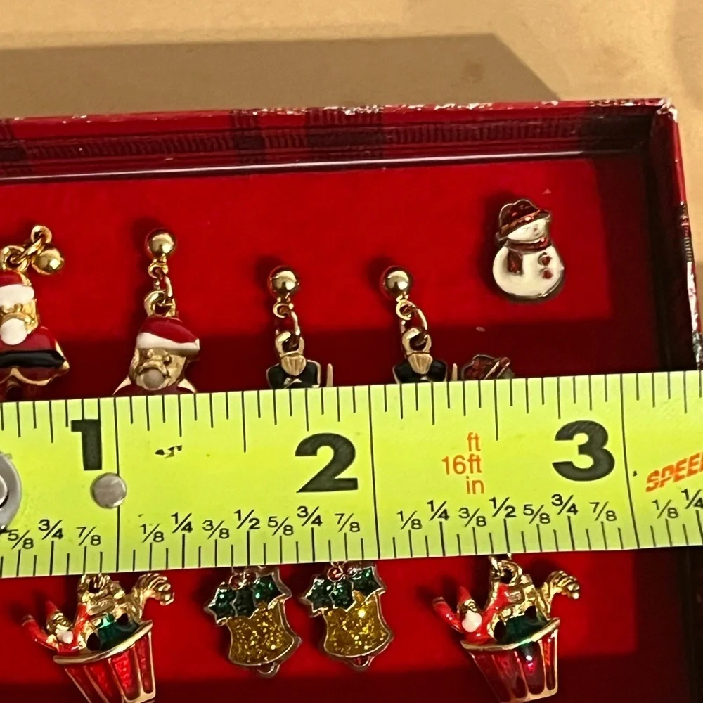 Vintage Gold Tone & Enamel Christmas Holiday Earrings 5 Pair‎ Original Box Retro